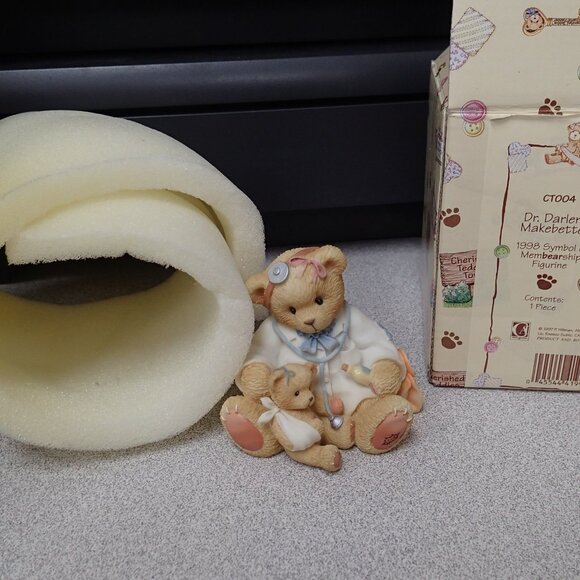 Cherished Teddies Dr. Darlene Makebetter 1998 Symbol of Membearship - Picture 1 of 7